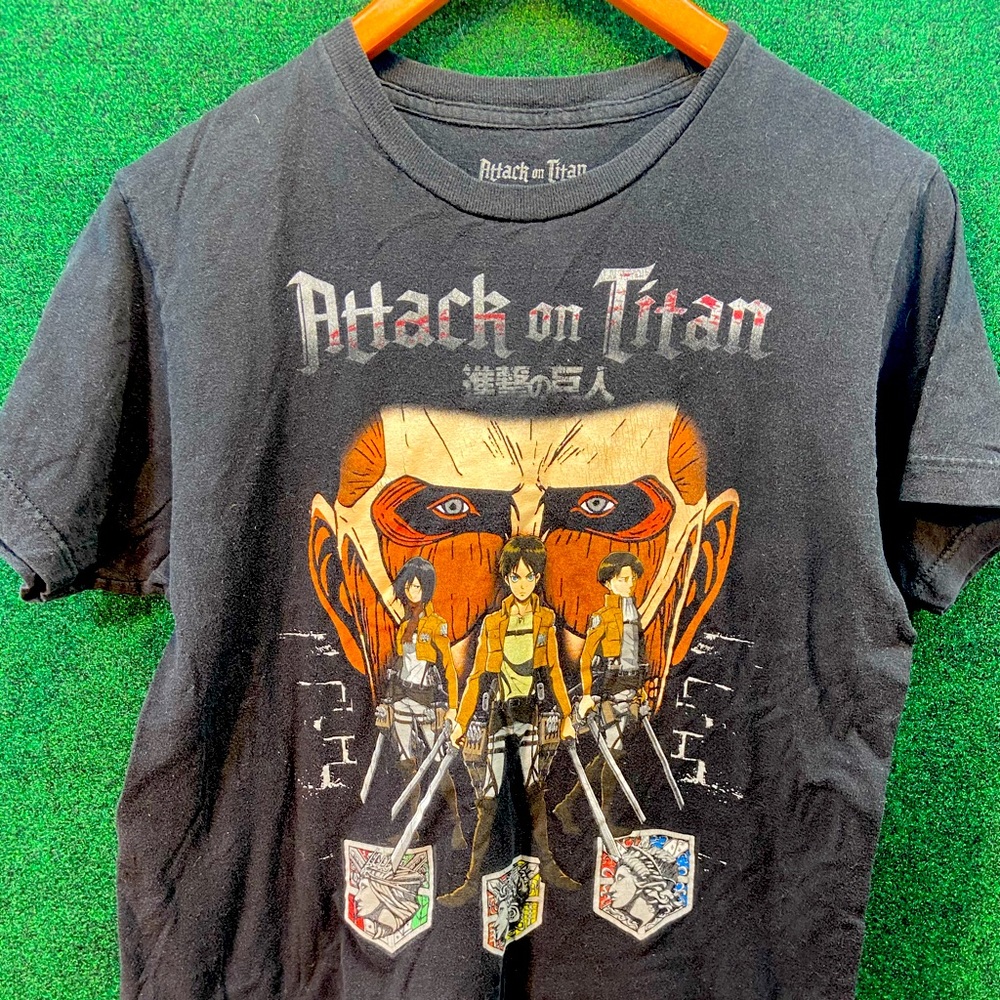 Medium attack on titan ripple junction t shirt